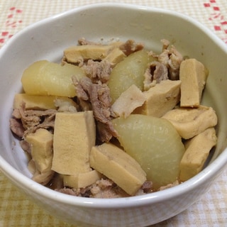 大根と豚こまと高野豆腐の煮物♪